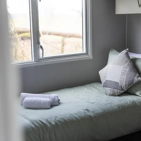 The House - Dog Friendly Lakeside Cabin, 1 Min To Windermere, باونيس أون وينديرمير