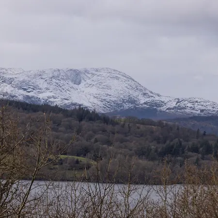 The House - Dog Friendly Lakeside Cabin, 1 Min To Windermere, 펜션 보우네스온윈더미어