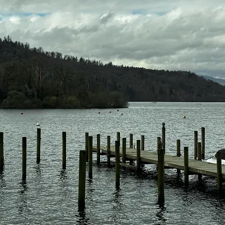 The House - Dog Friendly Lakeside Cabin, 1 Min To Windermere, بيت للعطل باونيس أون وينديرمير