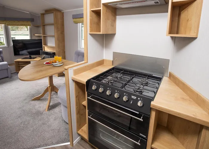 Lakeside - Parking, Dog Friendly, Wifi, Walk To Town Holiday home *