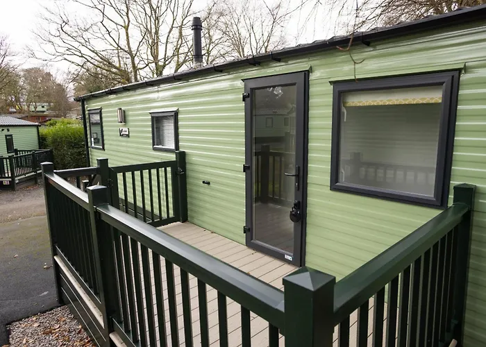 Lakeside - Parking, Dog Friendly, Wifi, Walk To Town Holiday home