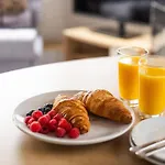 The House - Quiet, Dog Friendly, By The Lake, Free Parking Casa de Férias Bowness-on-Windermere